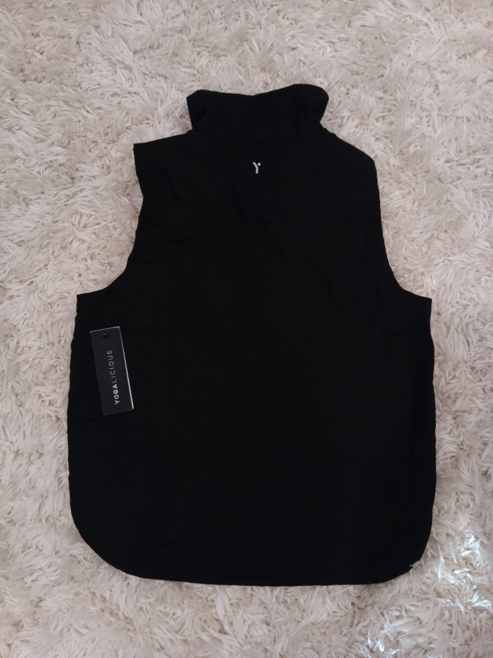 Yogalicious below zero puffer vest / Black / NWT - Picture 4 of 5